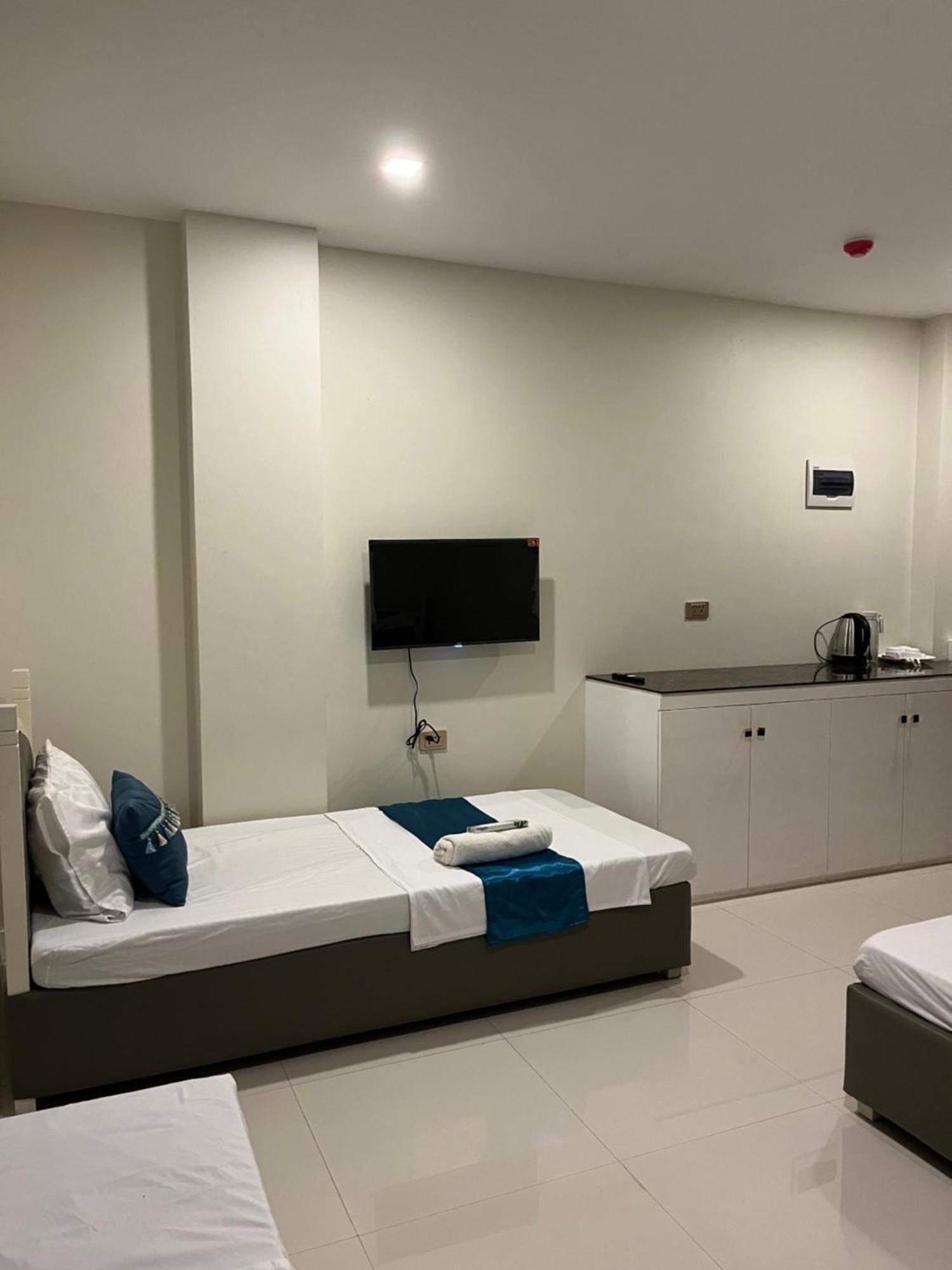 אילוילו 717 Residences מראה חיצוני תמונה
